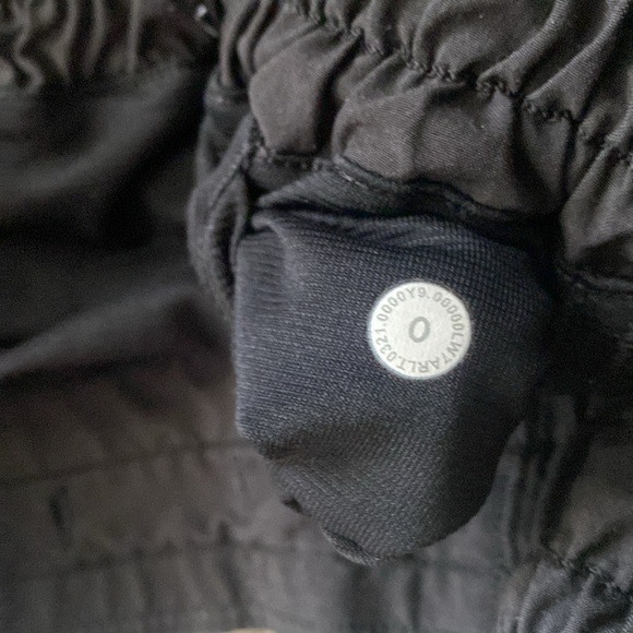 black lululemon hotty hots - Picture 3 of 4